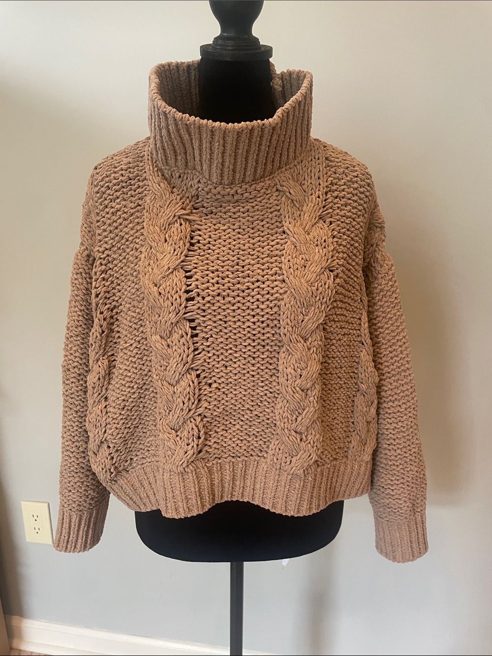Simply southern taupe cropped loose fit sweater medium